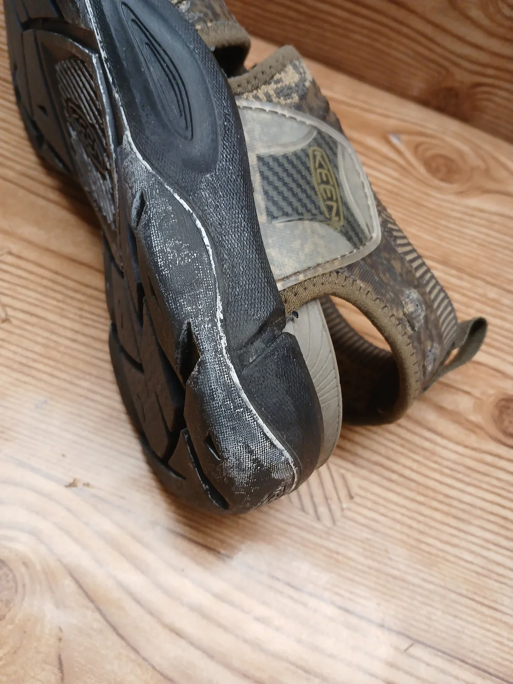 Keen Men's Olive Green Outdoor Sandal - Lightweight Adventure Shoe